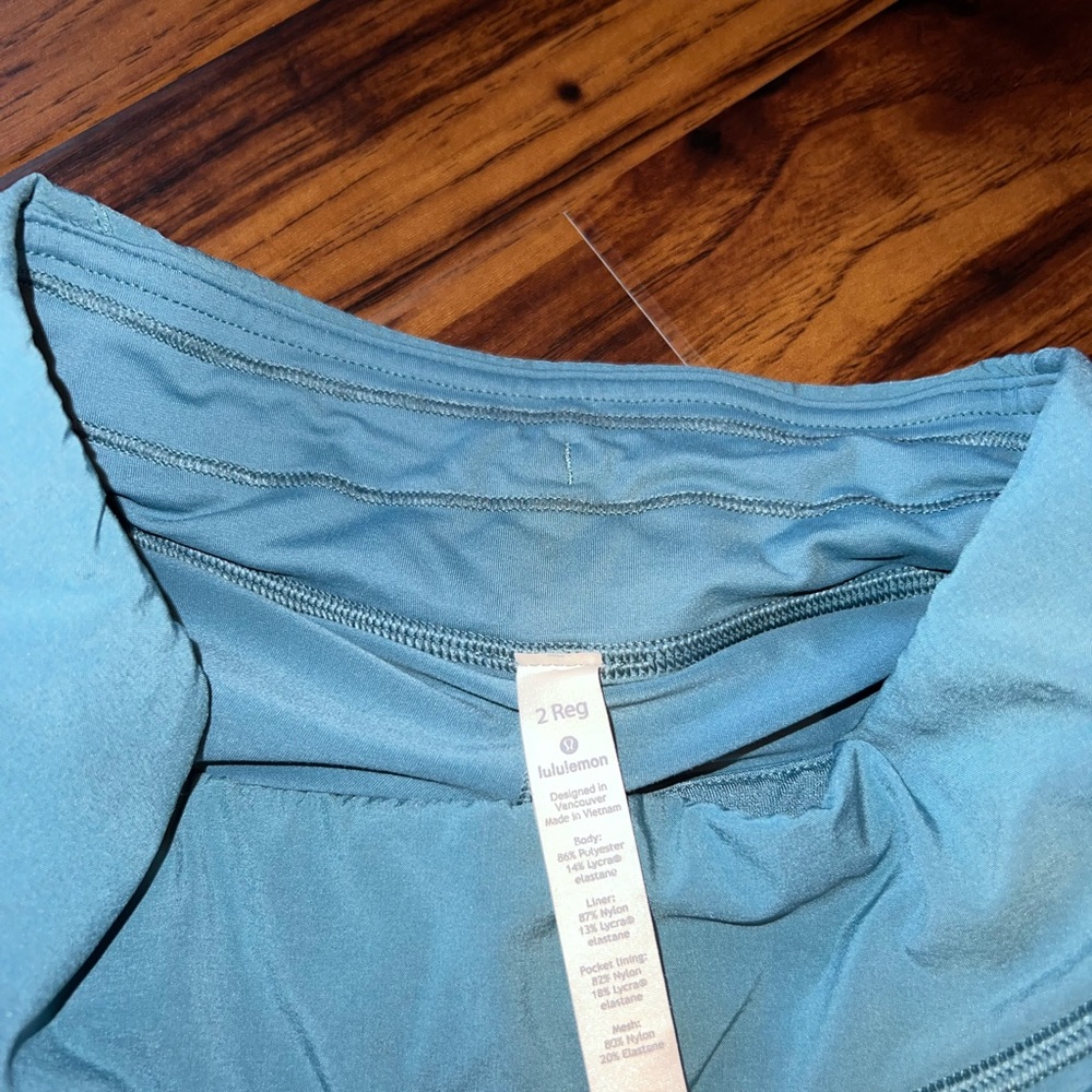 Lululemon play off the pleats skirt size 2 regular blue